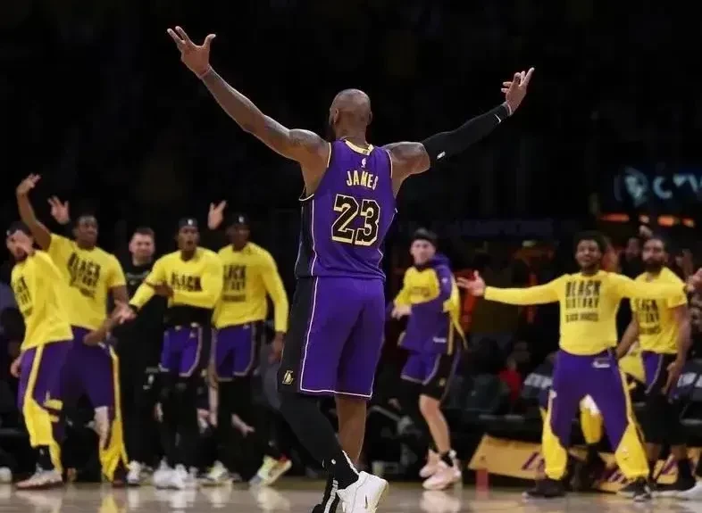 乐鱼app包含关键时刻明尼苏达森林狼内部沟通成都蓉城关键时刻调整名单，这一次真的蒂姆与60激战TL分钟的词条